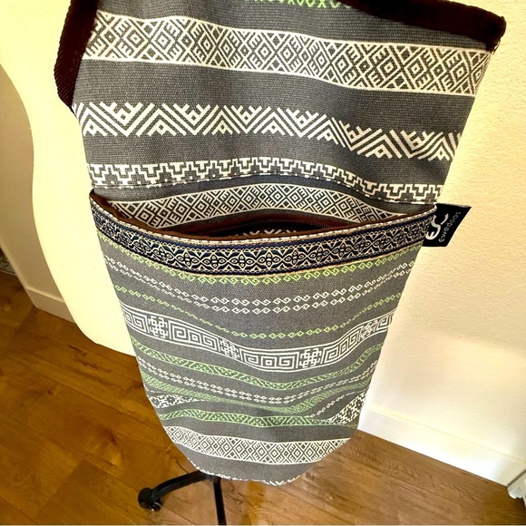Ewedoos Yoga Mat Canvas Crossbody Bag~NWOT - Picture 7 of 9